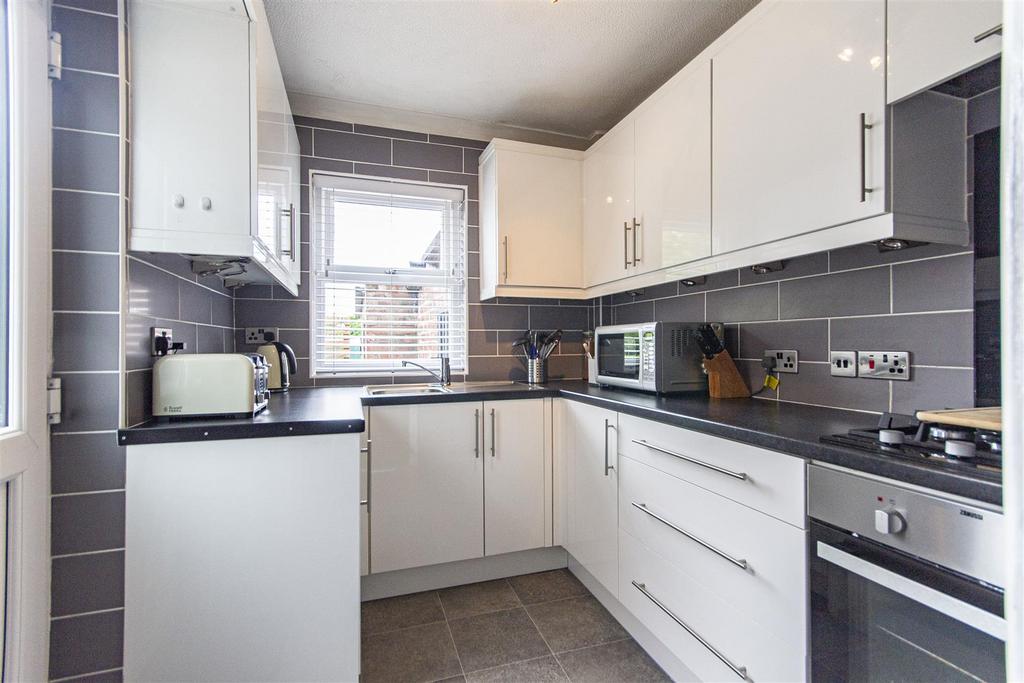Top Road, Calow, Chesterfield 2 bed terraced house for sale £145,000