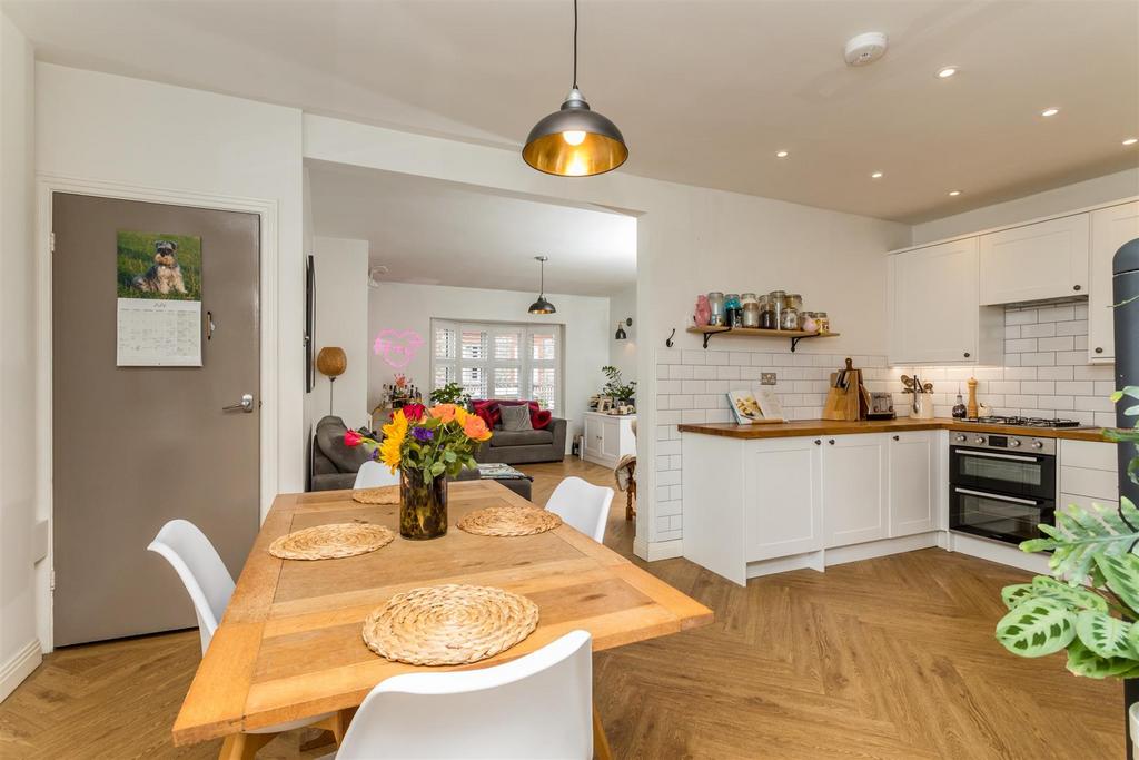 Kitchen/dining area