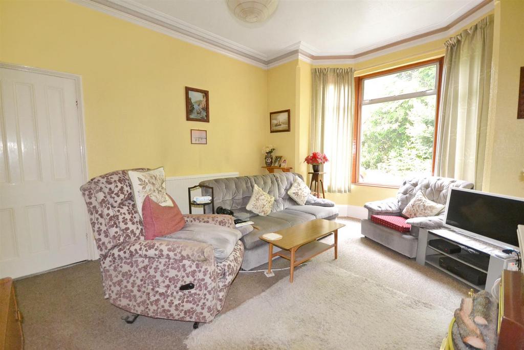 Bingham Road, Radcliffe on Trent, Nottingham 4 bed semidetached house