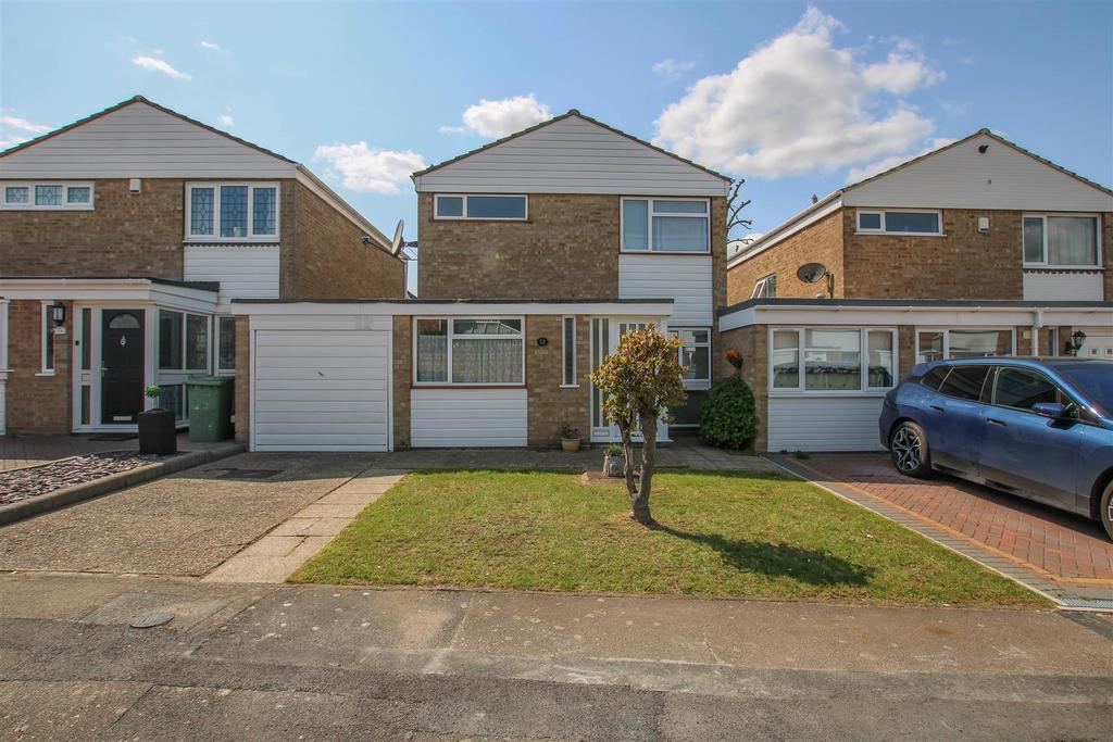 Hamilton Crescent, Warley, Brentwood 3 bed detached house for sale £550,000