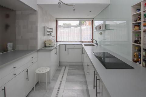 12 Hamilton Crescent, Warley, Brentwood, CM14 5ES