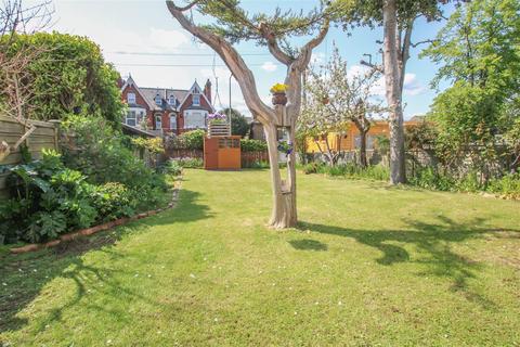 12 Hamilton Crescent, Warley, Brentwood, CM14 5ES