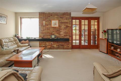 12 Hamilton Crescent, Warley, Brentwood, CM14 5ES