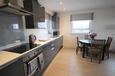 2 bedroom flat for sale - White Lion Close , East Grinstead, RH19