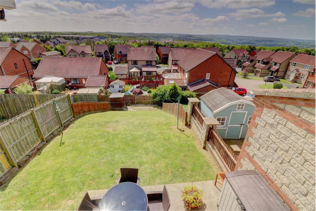 Stuart Court, Consett, DH8 2 bed semidetached house £125,000