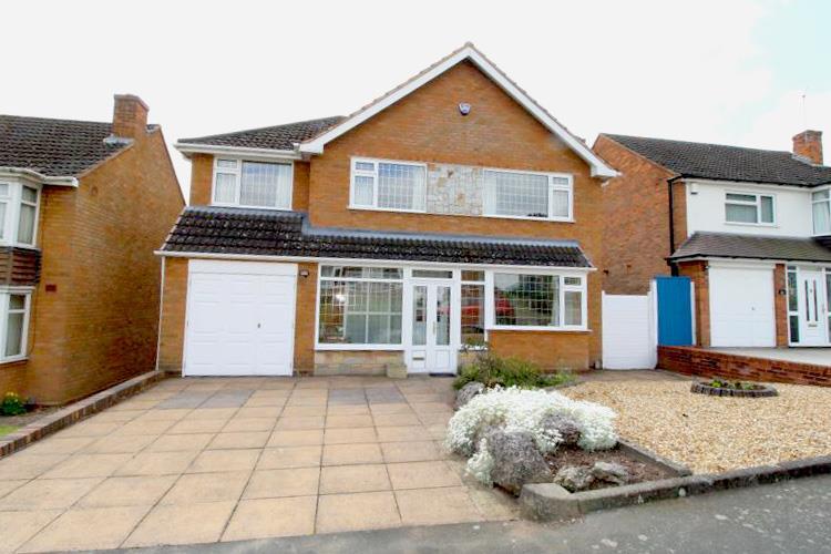 Highcroft Avenue, Stourbridge 4 bed detached house for sale £450,000