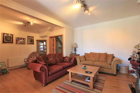 80 Burns Way, Hounslow, TW5 9BB