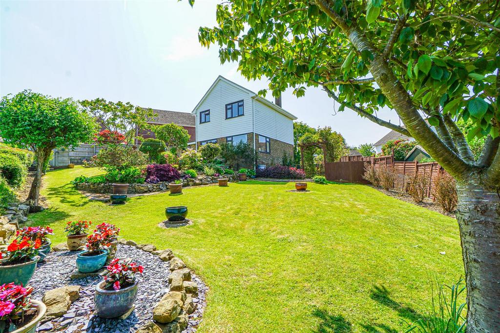 Austen Way, Hastings 3 bed detached house for sale £385,000