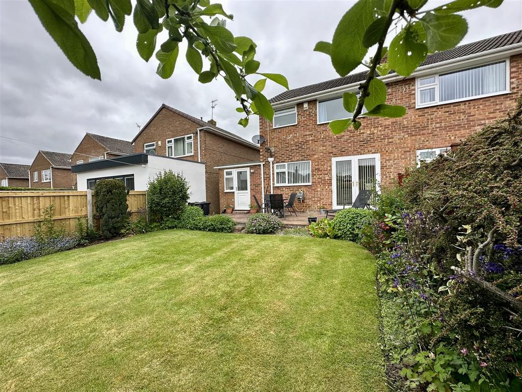 Fulthorpe Avenue, Darlington 3 bed semidetached house for sale £220,000