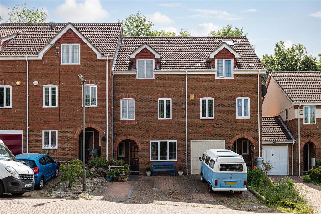 Cotland Acres, Redhill 4 bed house for sale £500,000