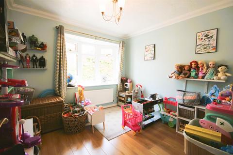 20 Austin Close, Cheadle, Stoke-on-trent, ST10 1YF