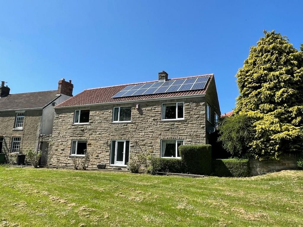 Northside, Middridge, Newton Aycliffe 5 bed detached house for sale £