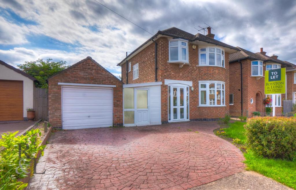 Waddington Drive, West Bridgford... 3 bed detached house £1,395 pcm