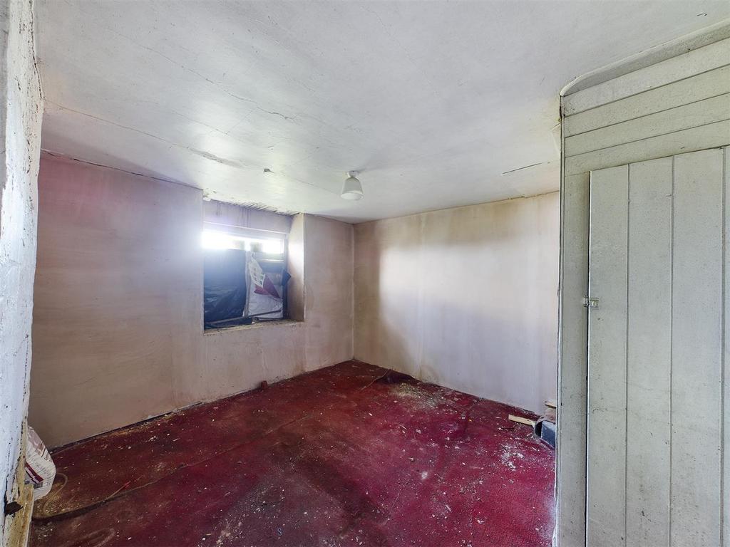 Dining room: