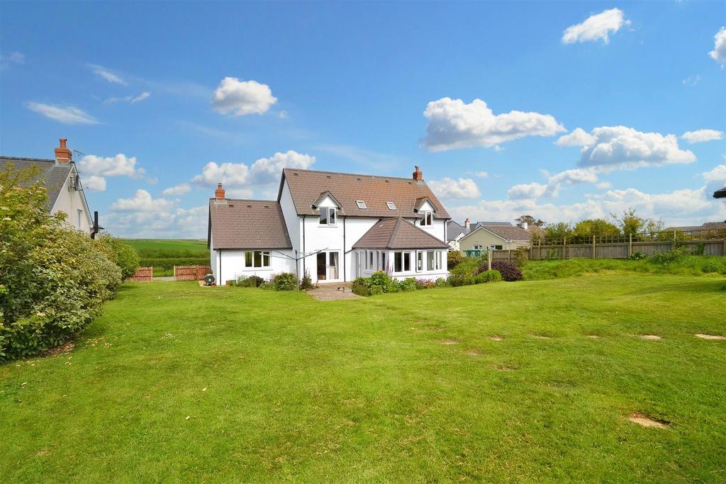 Glebe Lane, Marloes 5 bed detached house for sale £600,000