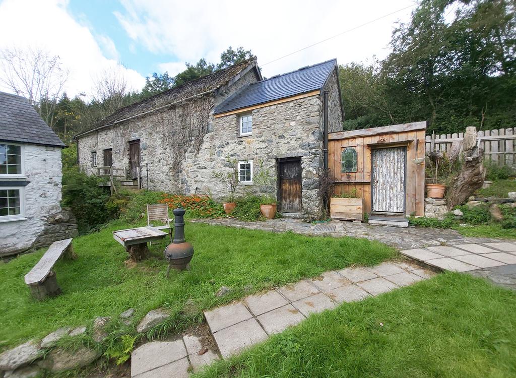Llandrillo, Corwen, DENBIGHSHIRE 3 bed detached house for sale £495,000