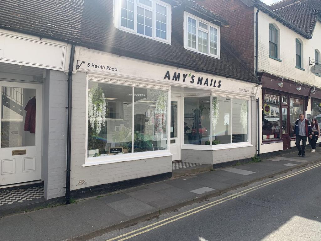 5 Heath Road, Petersfield, GU31 4JE Retail property (high street) for sale £125,000