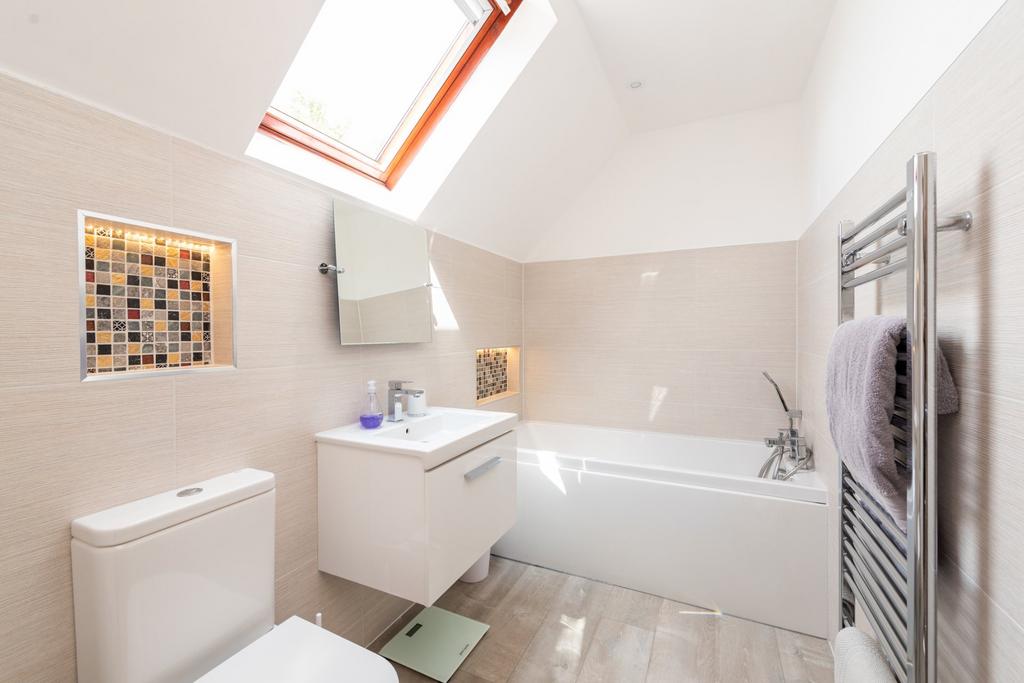 Bedroom Two En Suite