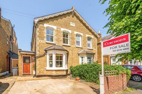 3 bedroom semi-detached house for sale - Canbury Avenue, Kingston Upon Thames, KT2
