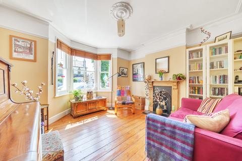 3 bedroom semi-detached house for sale - Canbury Avenue, Kingston Upon Thames, KT2