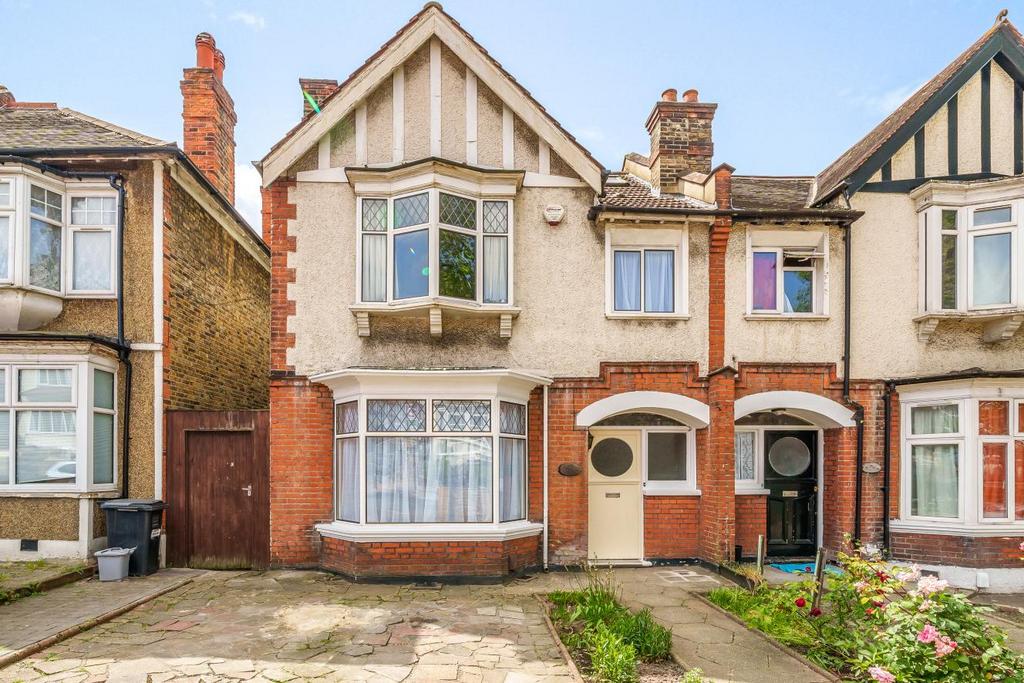 Brownhill Road, Catford 3 bed semidetached house for sale £520,000