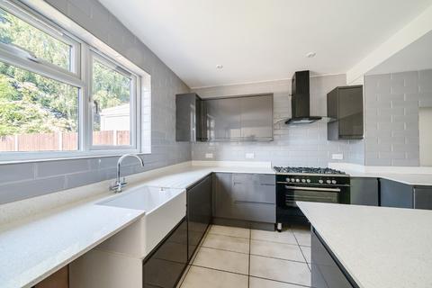 4 bedroom semi-detached house for sale - Green Way, London, SE9