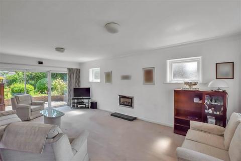 18 Balmoral Road, Widnes, WA8 9HH