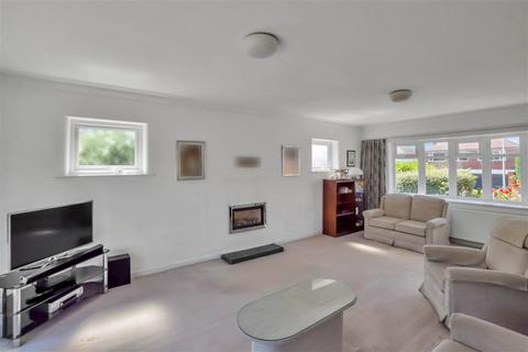 18 Balmoral Road, Widnes, WA8 9HH