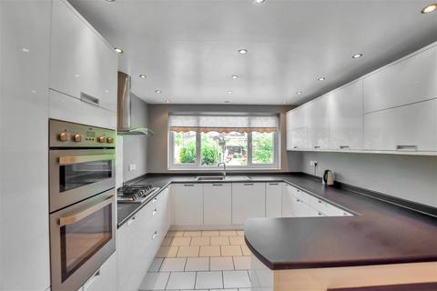 18 Balmoral Road, Widnes, WA8 9HH