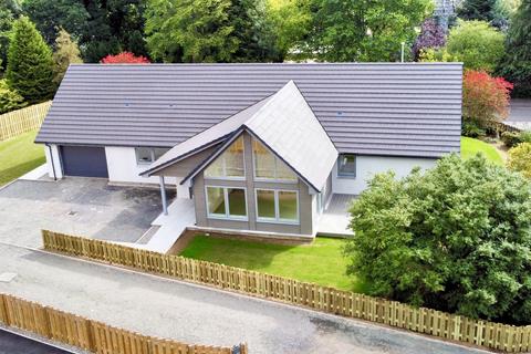 Acerwood Horseshoe Drive, Crieff, PH7 4LT
