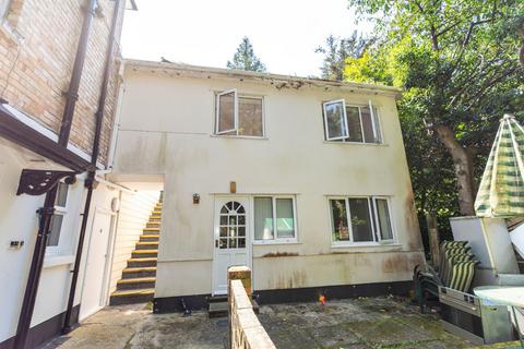 2 bedroom cottage for sale - The Cottage backing on to Bournemouth Gardens