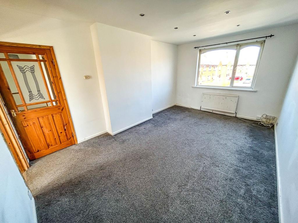 Park Road, Ashington, Northumberland... 2 bed flat £45,000
