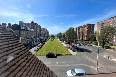 2 bedroom apartment to rent, Grand Avenue, Hove BN3 2LF