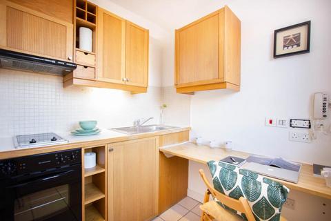 Studio to rent, North Gower Street, Euston, London, NW1