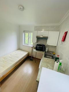 Studio to rent, Rectory Road, N16 7SD