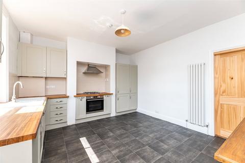 3 bedroom terraced house for sale, Booth Street, Burley in Wharfedale, Ilkley, West Yorkshire, LS29