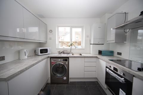 4 bedroom terraced house to rent - Malefant Street, Cathays, Cardiff, CF24