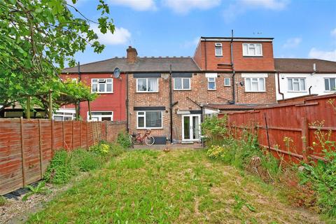 3 bedroom terraced house for sale - Hall Lane, Chingford, London