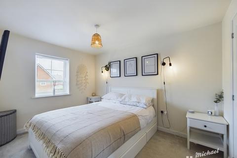 4 Armstrongs Fields, Broughton, Aylesbury, HP22 7BR