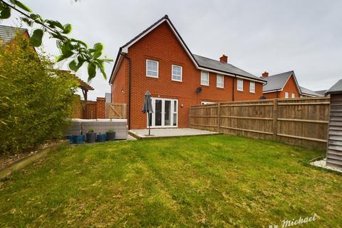4 Armstrongs Fields, Broughton, Aylesbury, HP22 7BR