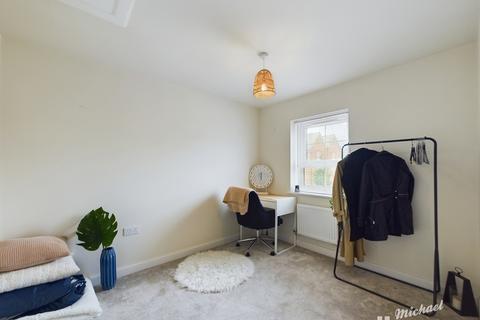 4 Armstrongs Fields, Broughton, Aylesbury, HP22 7BR