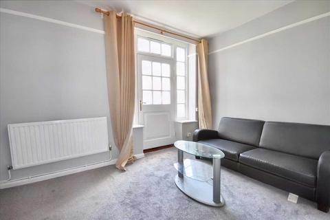3 bedroom flat to rent, Riverside Gardens, Hammersmith
