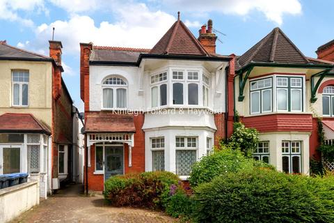 3 bedroom flat for sale - Ulleswater Road, Southgate