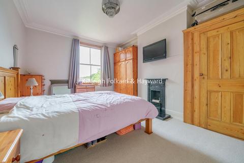 3 bedroom flat for sale - Ulleswater Road, Southgate