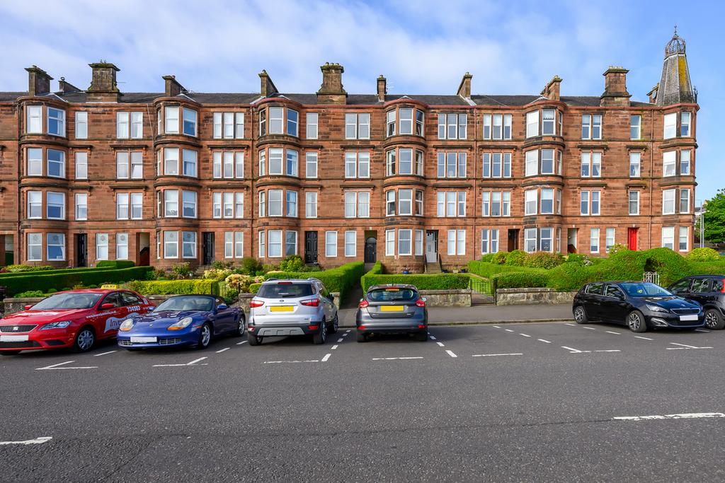Sandringham Terrace, Greenock, PA16 2 bed flat for sale £190,000
