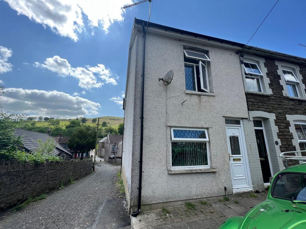 Caerphilly Road Senghenydd Caerphilly 2 bed end of terrace house for