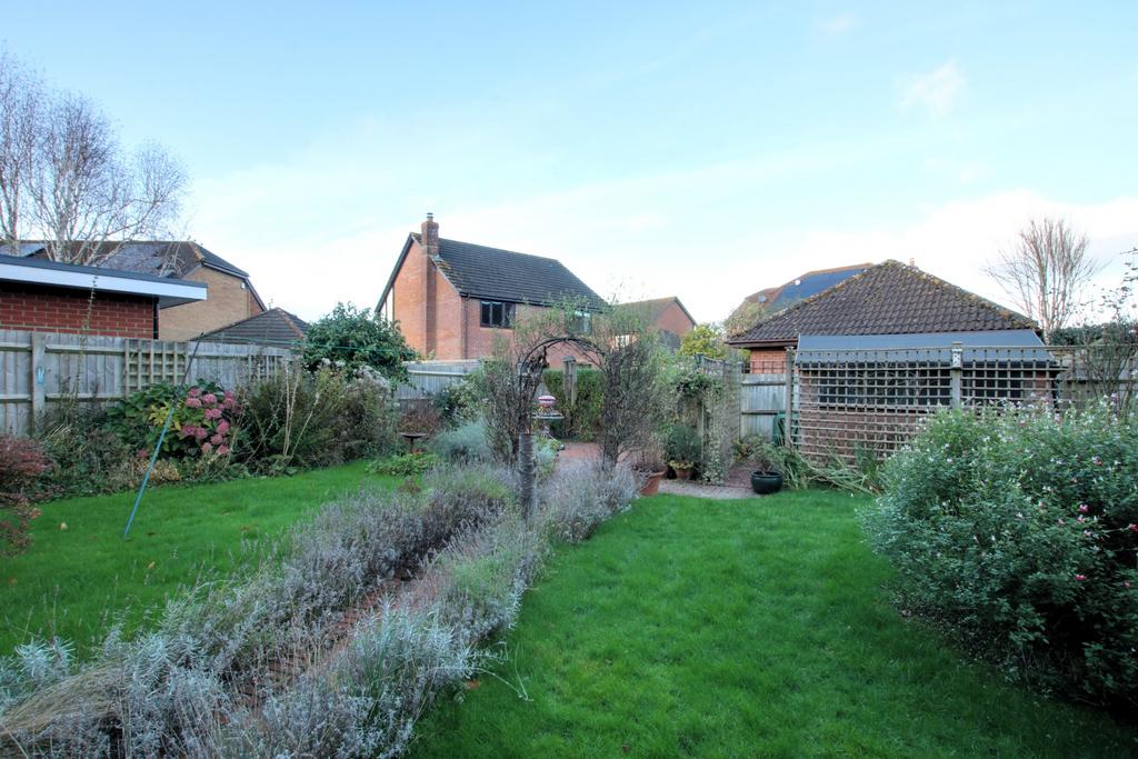 Fishlake Meadows, Romsey 4 bed detached house £550,000