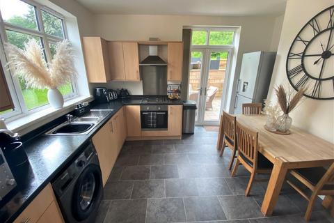 9 Edge Hill Road, Royton, Oldham, OL2 6BL