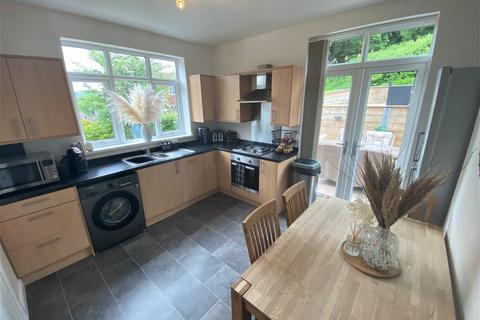9 Edge Hill Road, Royton, Oldham, OL2 6BL