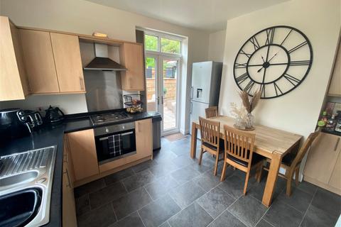9 Edge Hill Road, Royton, Oldham, OL2 6BL